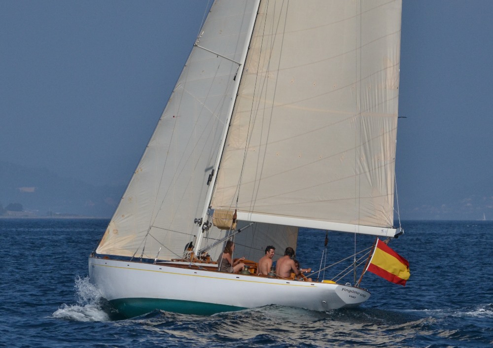 El PINGUINO navegando en la Regata Príncipe de Asturias