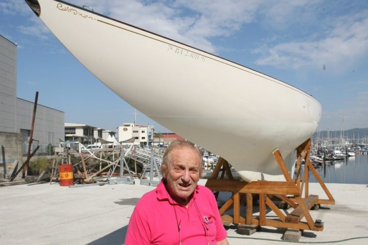 Foto de Alfredo Lagos en el Faro de Vigo, en su querido Astillero