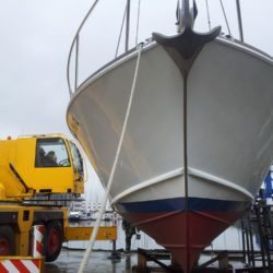 Botadura de la NUGALLAN con grúa en Astilleros Lagos
