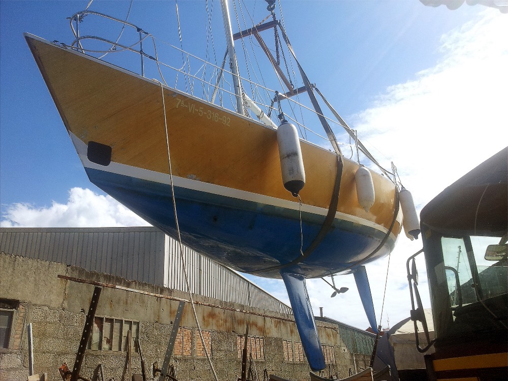 Varada del One Tonner Alcaravan en Astilleros Lagos