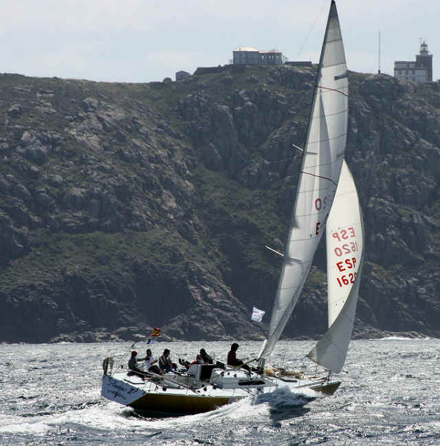 Alcaravan, cold molded One Tonner, sailing in the Costa de la Vela