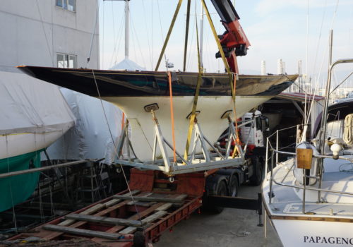 Llegada del 6mR CAPRICE en camión a Astilleros Lagos