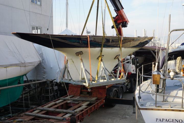 Arrival of 6mR CAPRICE by truck to Astilleros Lagos