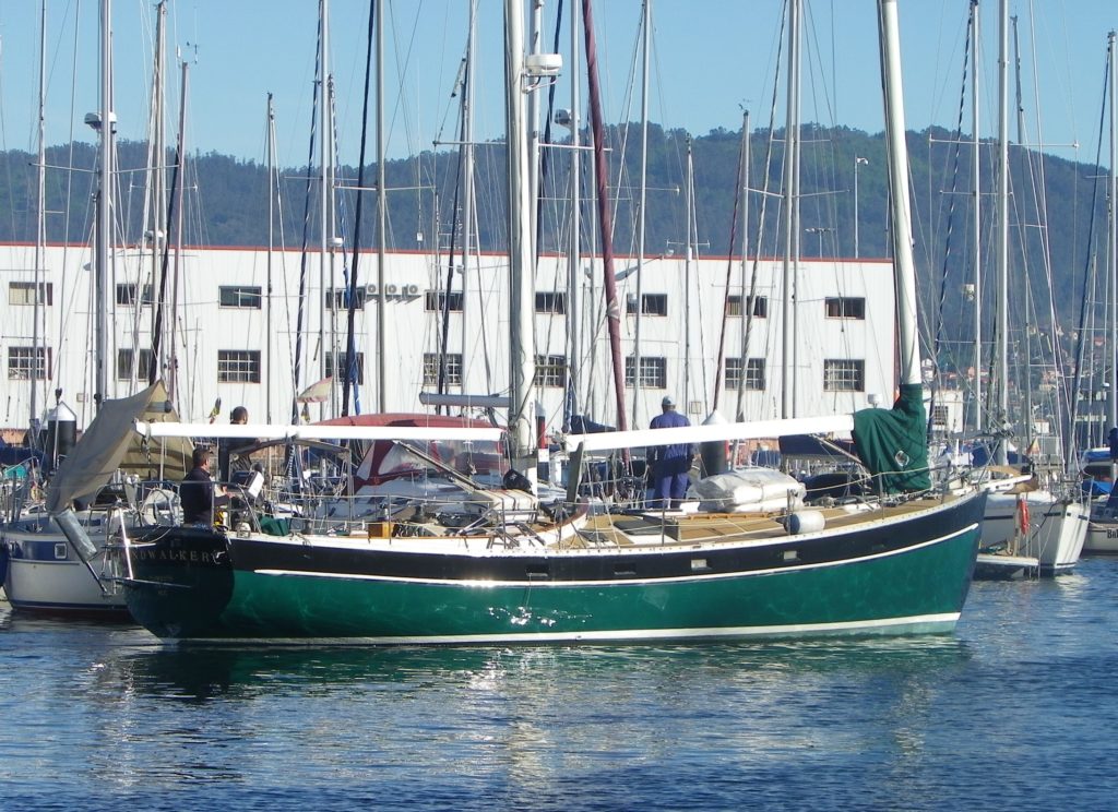 Refloating Freedom 44 WINDWALKER in Astilleros Lagos