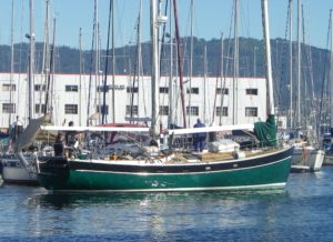 Refloating Freedom 44 WINDWALKER in Astilleros Lagos