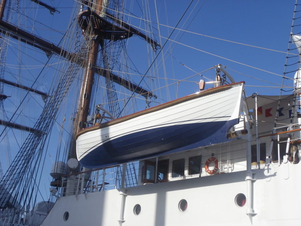 UNION I hanging on Peruvian Navy Training Ship UNION