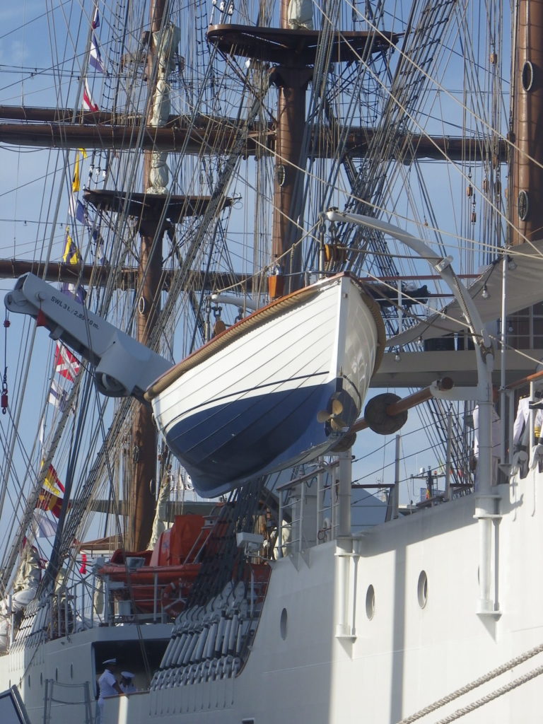 UNION I hanging on Peruvian Navy Training Ship UNION