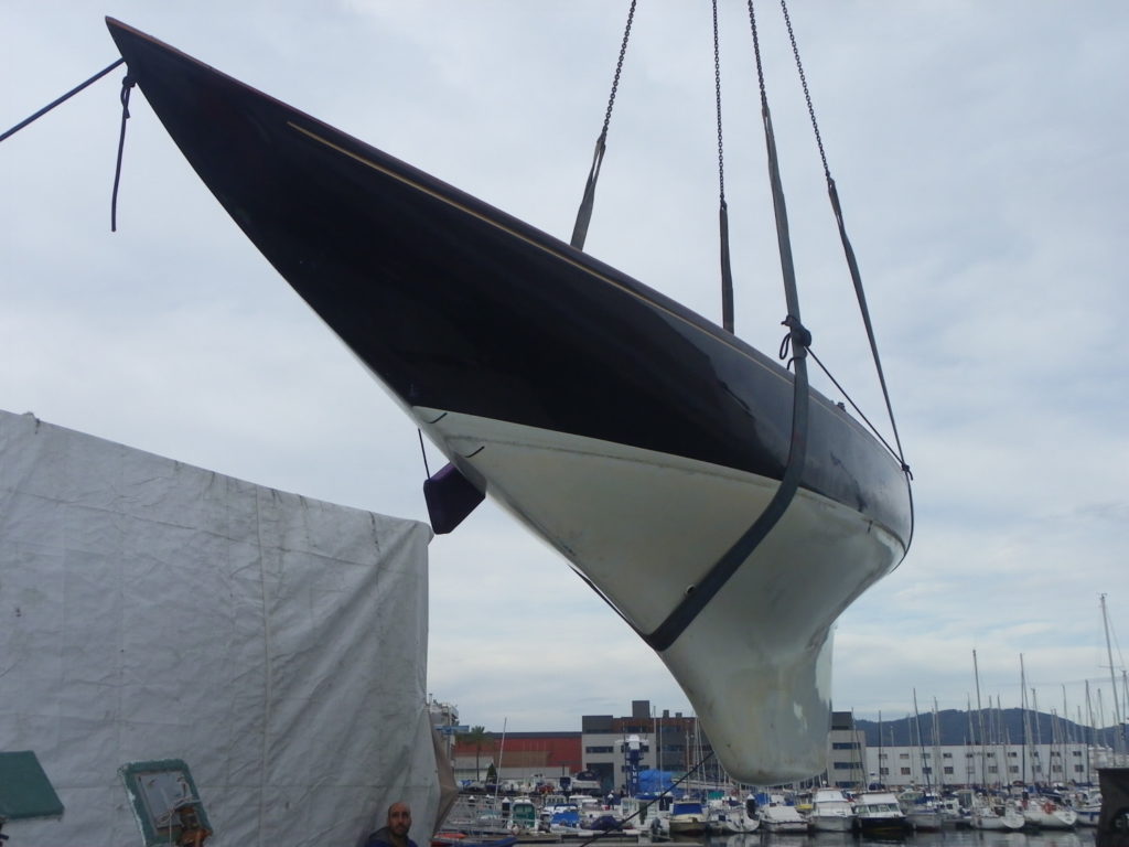 Hauling out "CAPRICE" in Astilleros Lagos with crane