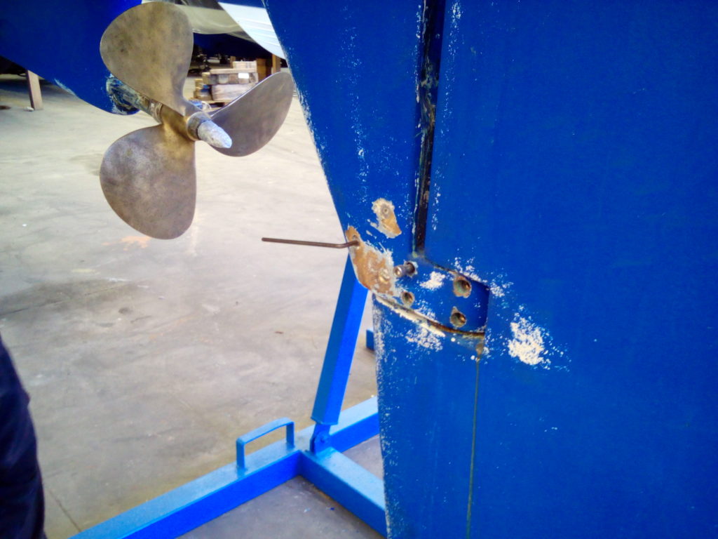 Repair and change of seals on Halberg-Rassy HR36