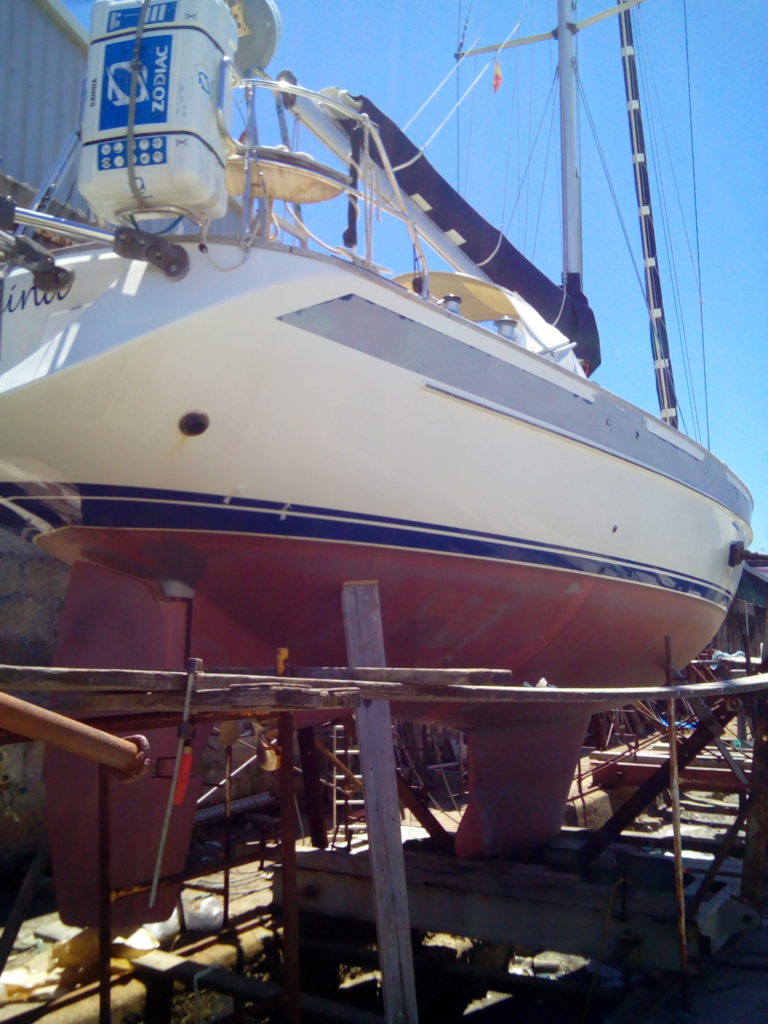Paint jobs on topsides of Halberg-Rassy 36, DANINA