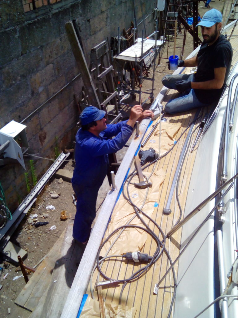 Repair and reinforcement of stanchions bases of a HR36