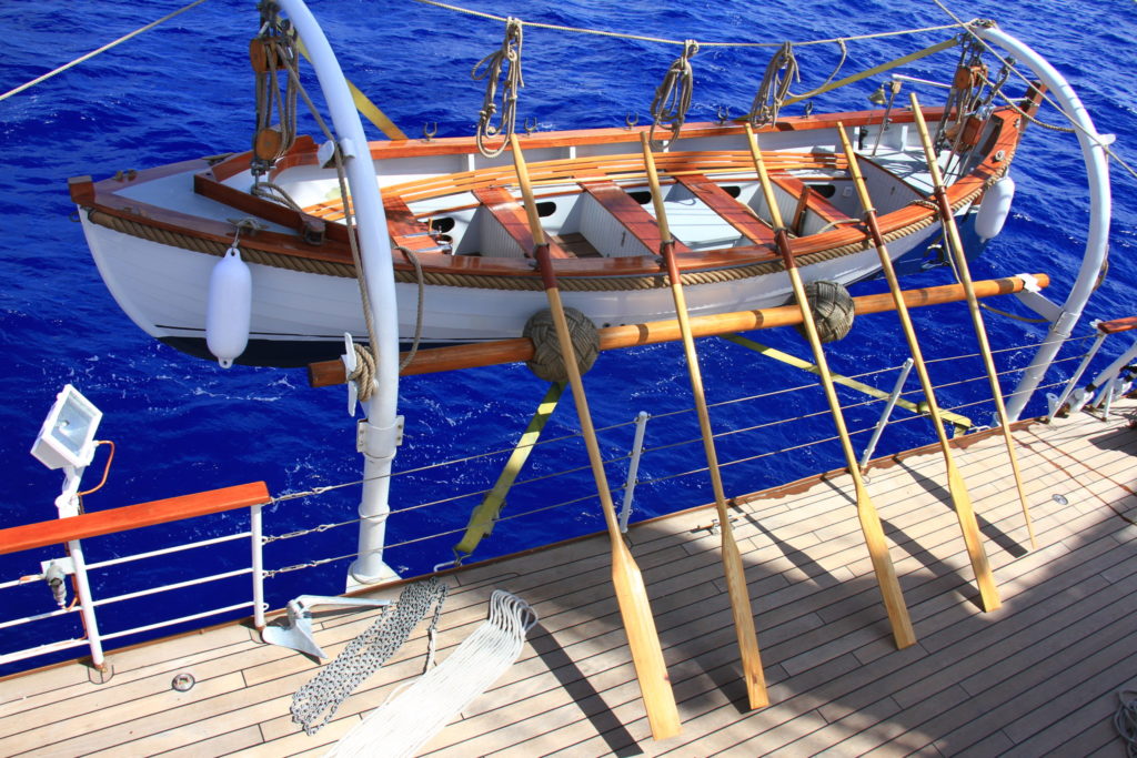 UNION II hanging on Peruvian Navy Training Ship UNION