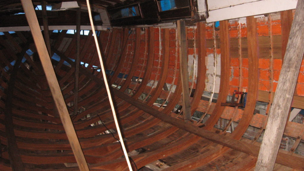 Restoration of a wooden boat