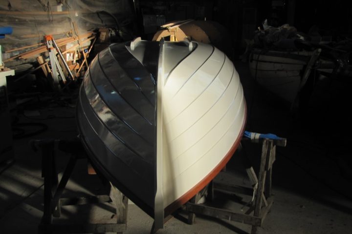Modern lapstrake dinghy