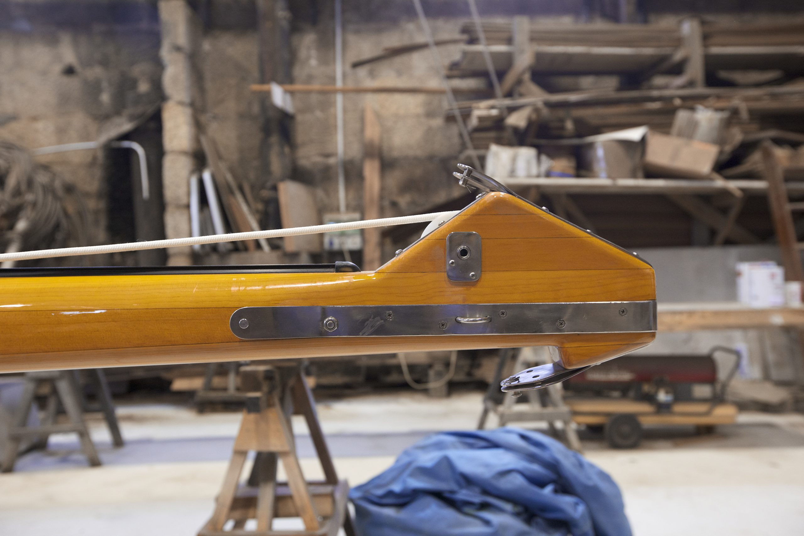 Build of a mast of Spruce for a 6mR